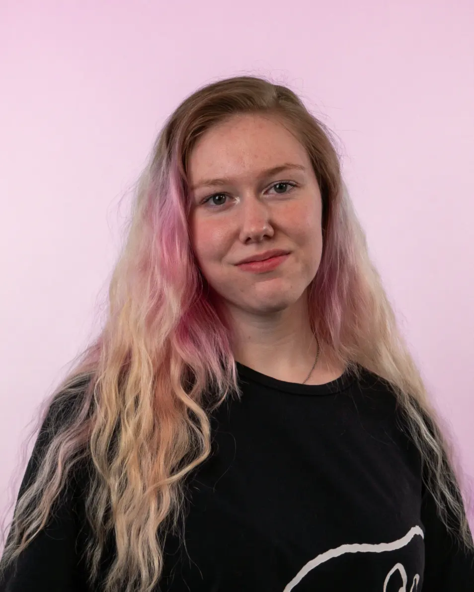 Portræt af Tiffany, ejeren af siden